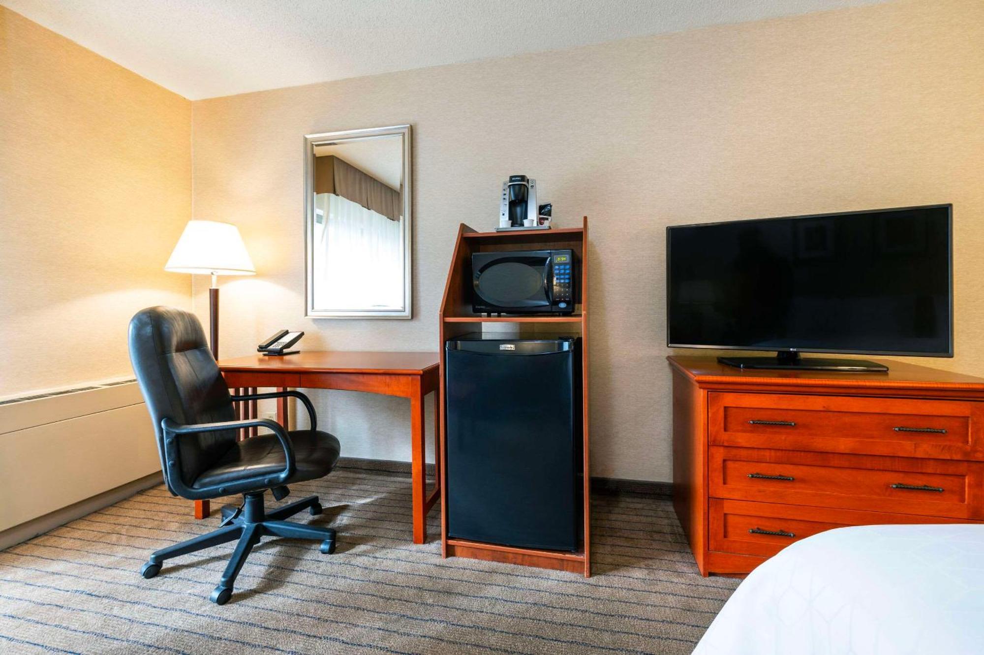 Allure Hotel & Conference Centre, Ascend Hotel Collection Barrie Exteriér fotografie
